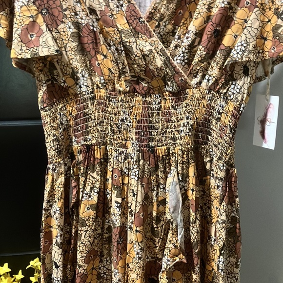 Floral Ruffle Dress - Picture 5 of 11